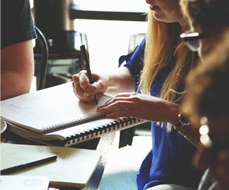 中國(guó)教育服務(wù)中心 引領(lǐng)自費(fèi)留學(xué)中介服務(wù)，助力學(xué)子海外圓夢(mèng)